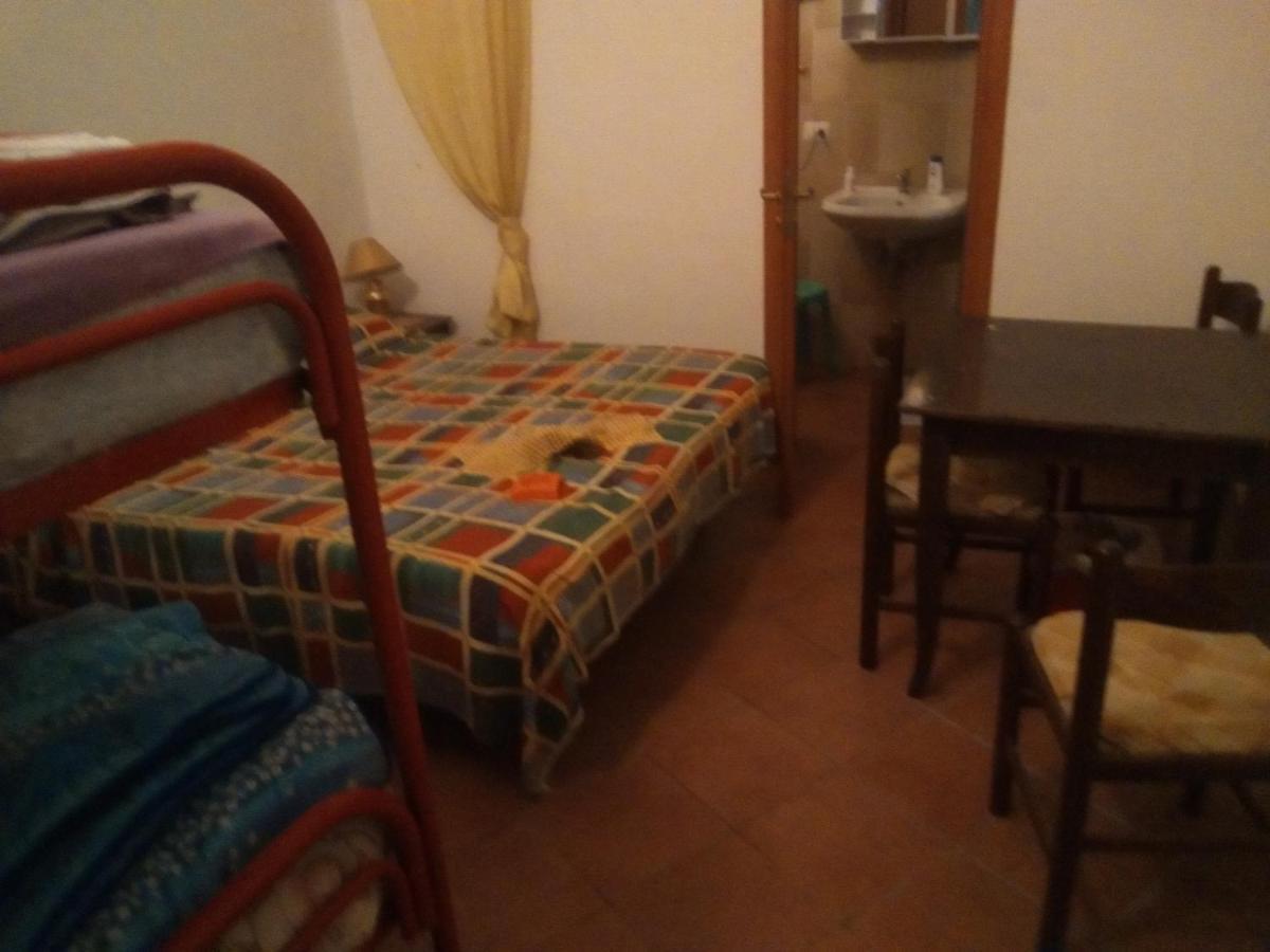 Room In Guest Room - Single Room With Shared Bathroom Taormina Buitenkant foto